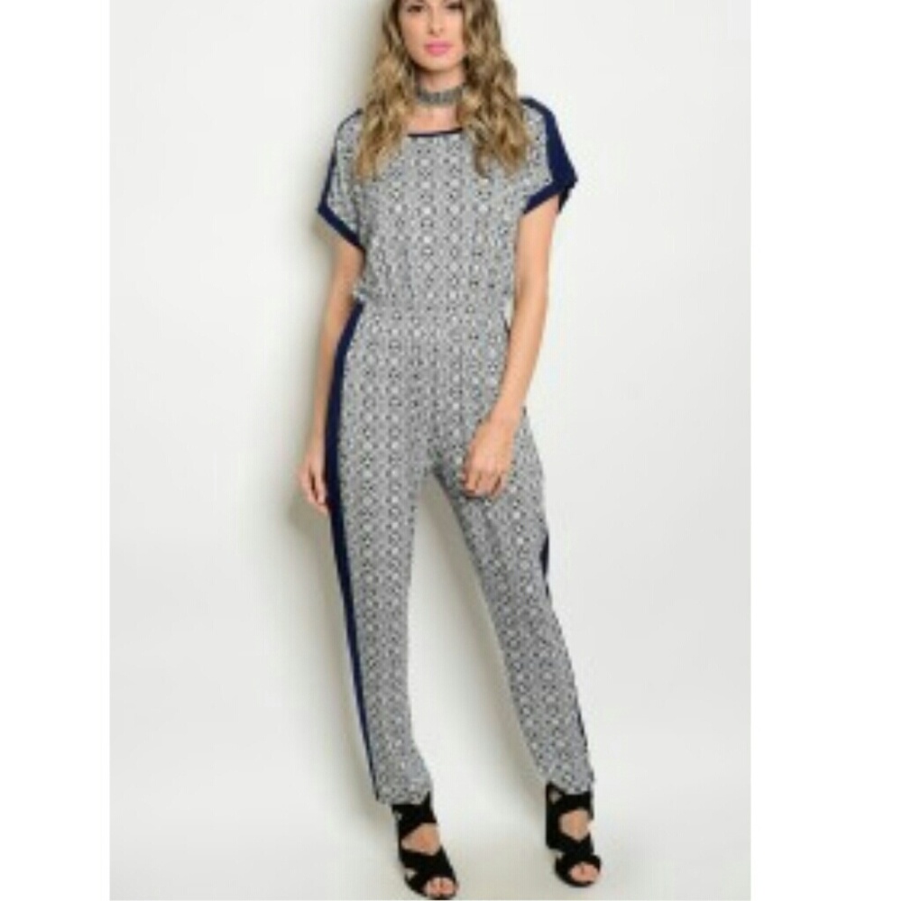 NWT JUMPER!!! Just restocked for the holidays!